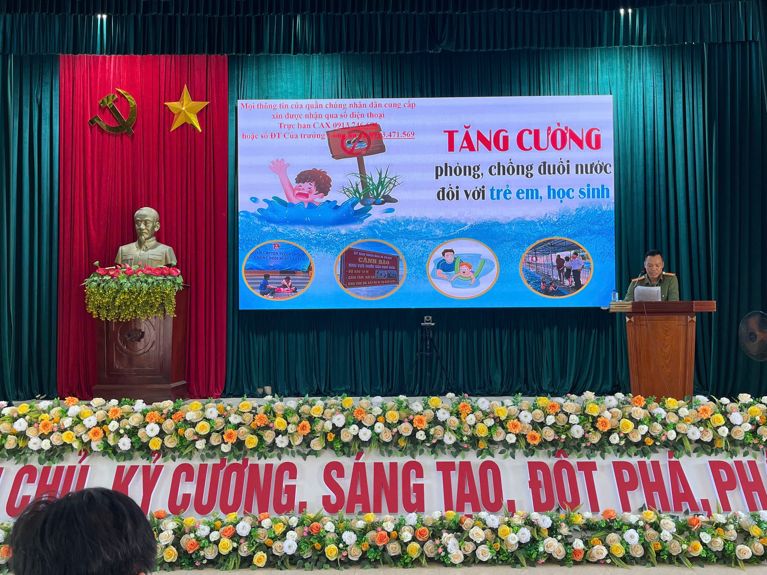 ĐỒNG CHÍ TRƯỞNG CÔNG AN XÃ NAM TIỀN HẢI CHỦ TRÌ TUYÊN TRUYỀN, NÂNG CAO NHẬN THỨC PHÁP LUẬT CHO CÁN BỘ, ĐẢNG VIÊN VÀ NHÂN