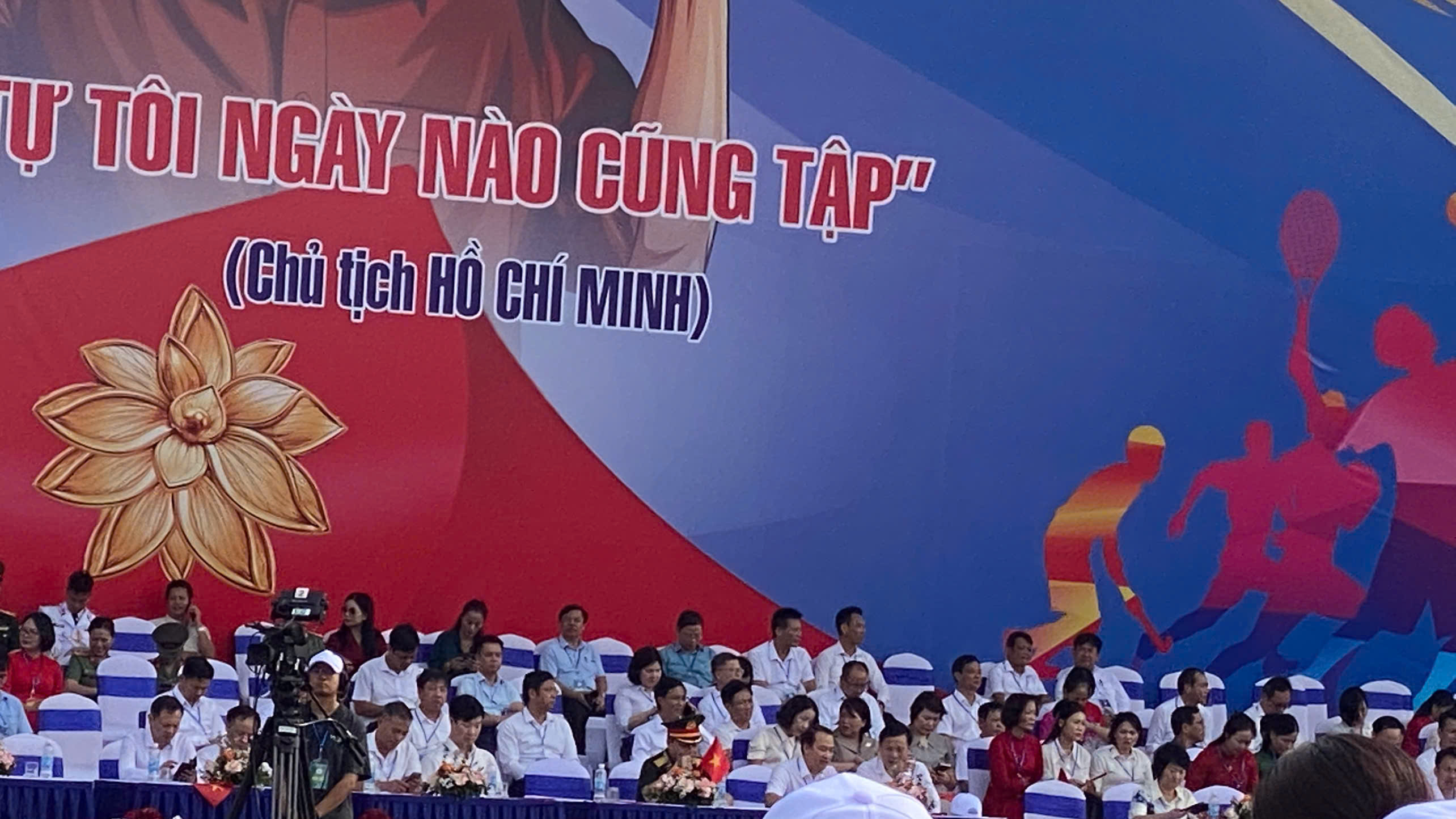 Đoàn đại biểu xã Nam Tiền Hải tham dự Lễ Khai mạc Đại hội Thể dục Thể thao tỉnh Hưng Yên lần thứ X