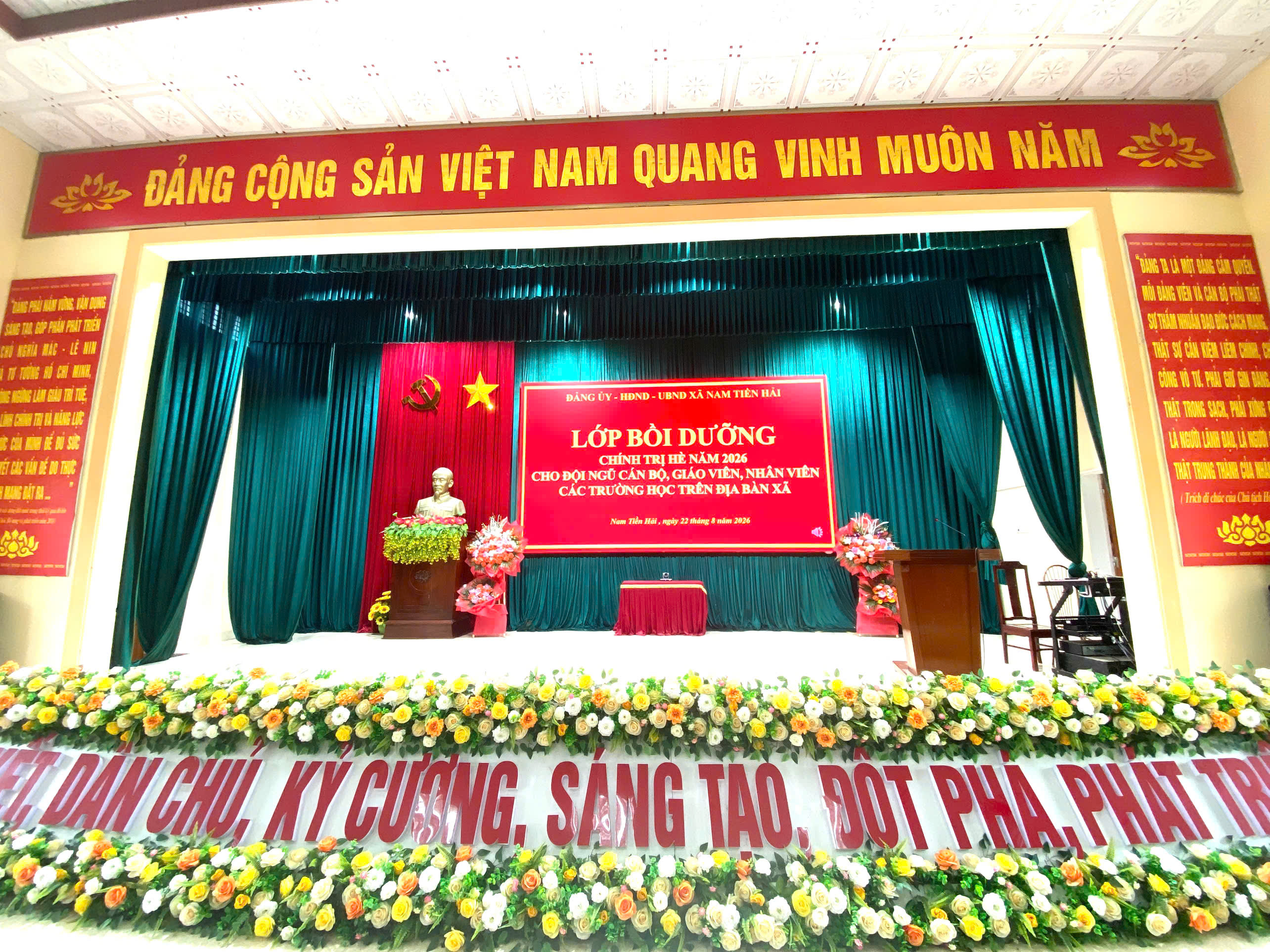 XÃ NAM TIỀN HẢI TỔ CHỨC LỚP BỒI DƯỠNG CHÍNH TRỊ HÈ NĂM 2026 CHO ĐỘI NGŨ CÁN BỘ, GIÁO VIÊN, NHÂN VIÊN TRÊN ĐỊA BÀN