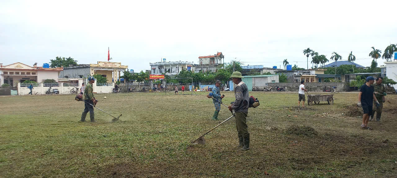 THÔN NỘI LANG XÃ NAM TIỀN HẢI PHÁT HUY VAI TRÒ ĐỘI NGŨ CÁN BỘ MỚI, CÙNG ĐẢNG VIÊN, ĐOÀN VIÊN VÀ NHÂN DÂN RA QUÂN TỔNG VỆ SINH MÔI TRƯỜNG CHUẨN BỊ MÙA TRUNG THU 2026
