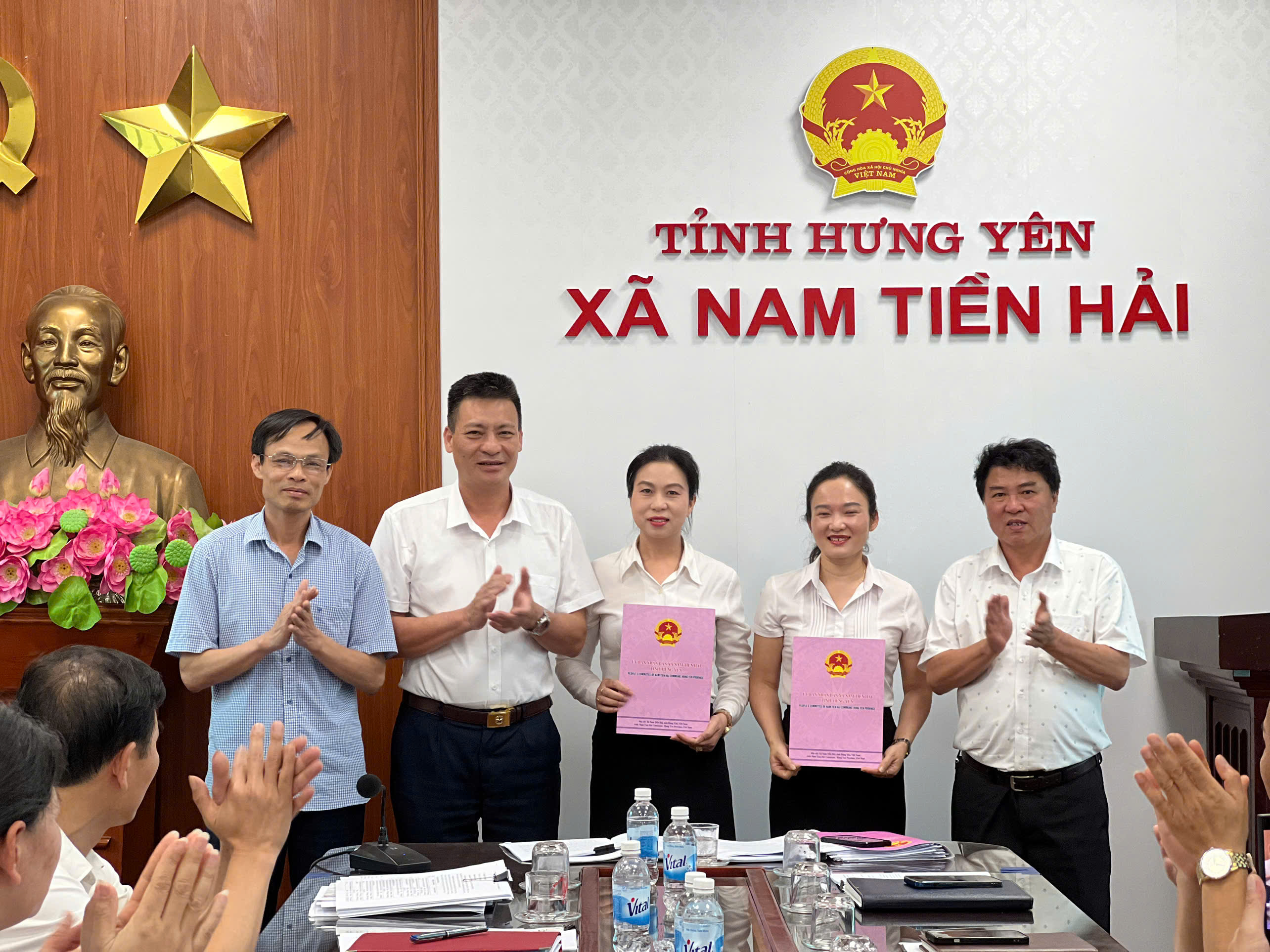 Nam Tiền Hải tổ chức Hội nghị công bố quyết định tiếp nhận viên chức Trung tâm Dịch vụ tổng hợp Tiền Hải