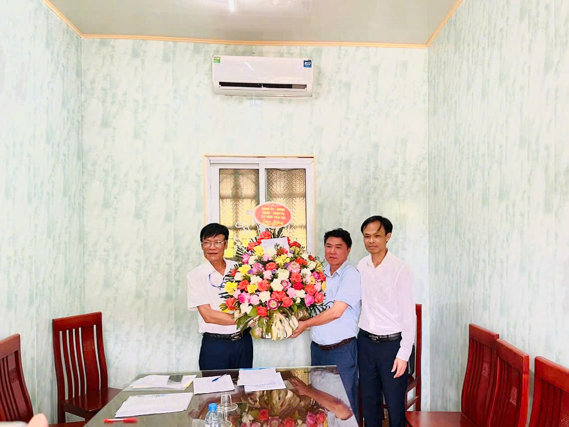 LÃNH ĐẠO ĐẢNG ỦY - UBND XÃ NAM TIỀN HẢI THĂM, ĐỘNG VIÊN HỘI ĐỒNG THI TỐT NGHIỆP THPT NAM TIỀN HẢI NĂM 2026