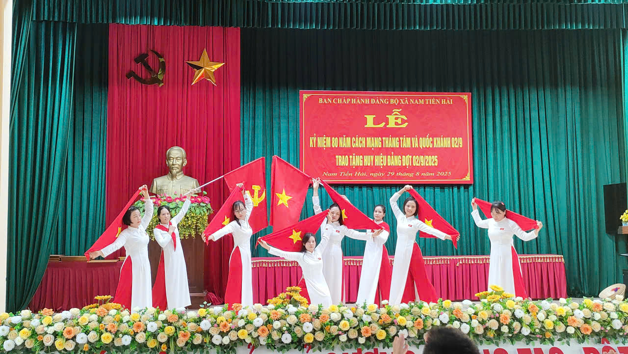 Vang Vọng Hào Khí Cách Mạng Tại Nam Tiền Hải: Ban Chấp hành Đảng bộ xã Nam Tiền Hải long trọng tổ chức Lễ kỷ niệm 80 năm Cách mạng tháng Tám và Quốc khánh 02/9; Trao tặng Huy hiệu Đảng đợt 02/9/2025