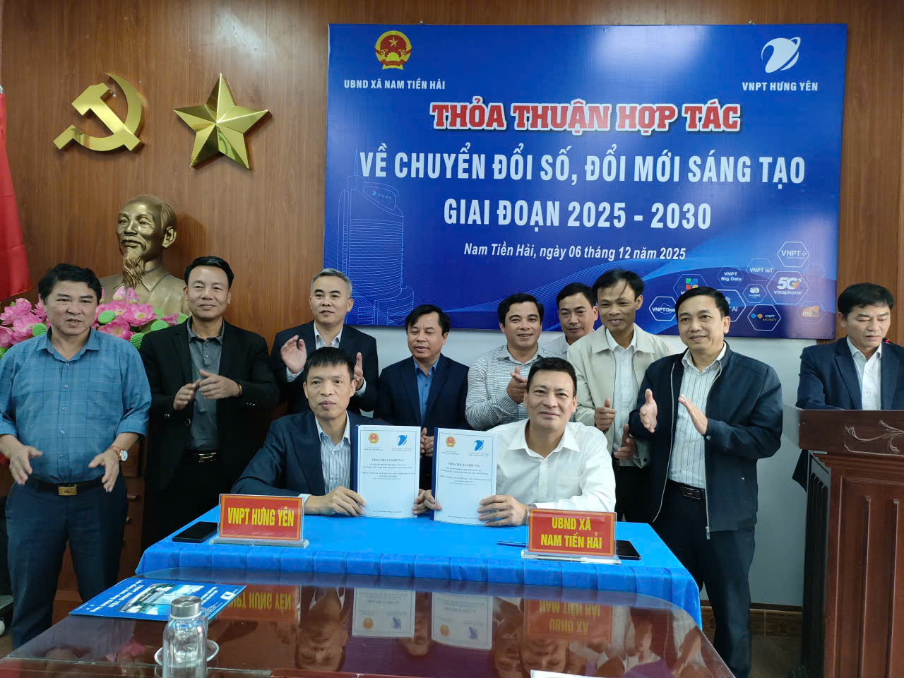 LỄ KÝ KẾT THỎA THUẬN HỢP TÁC CHUYỂN ĐỔI SỐ – ĐỔI MỚI SÁNG TẠO GIỮA UBND XÃ NAM TIỀN HẢI VÀ VNPT HƯNG YÊN GIAI ĐOẠN 2025 – 2030