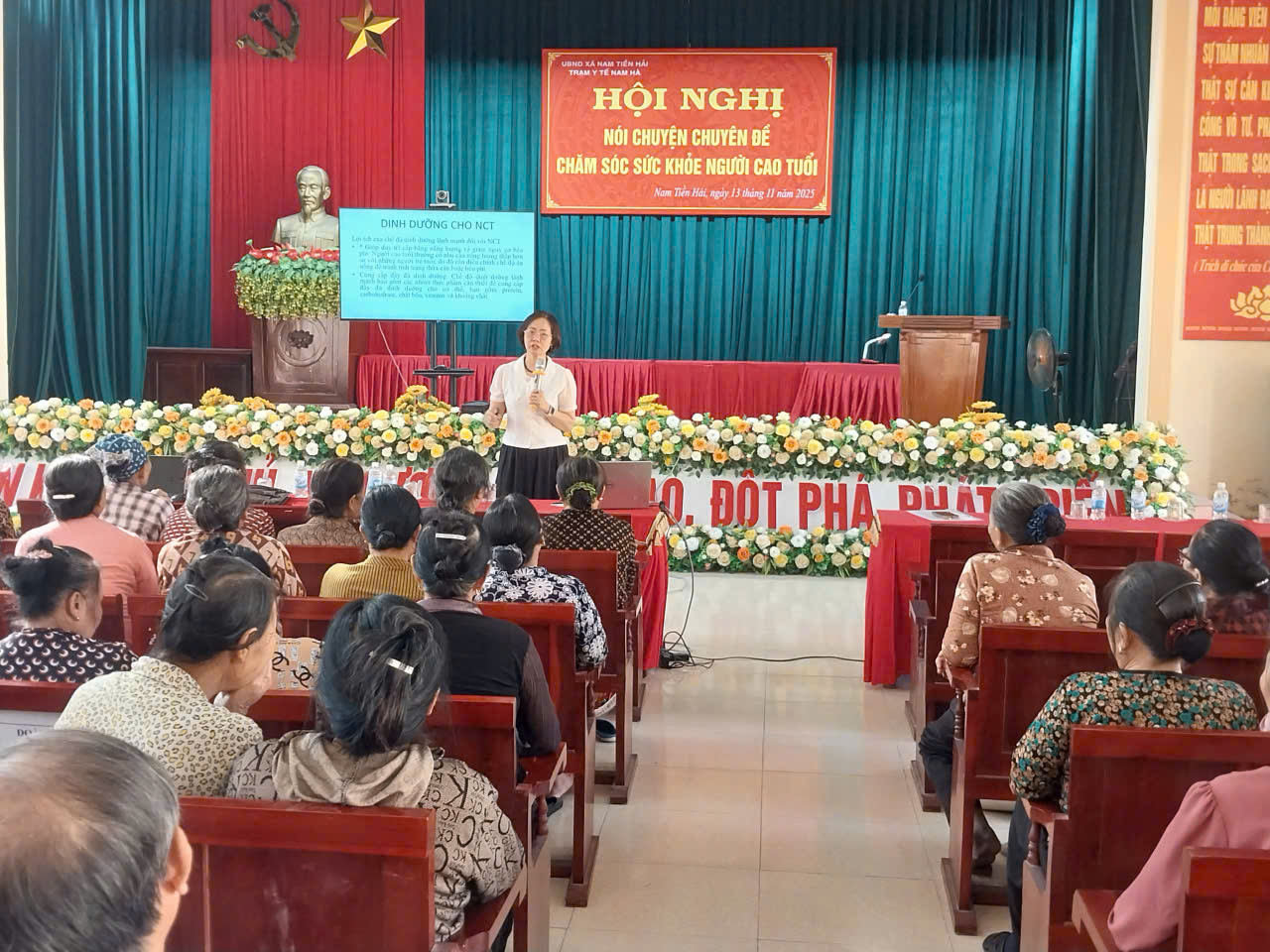 TRẠM Y TẾ NAM HÀ TỔ CHỨC HỘI NGHỊ NÓI CHUYỆN CHUYÊN ĐỀ CHĂM SÓC SỨC KHOẺ NGƯỜI CAO TUỔI: LAN TOẢ Ý THỨC CHĂM LO SỨC KHỎE TRONG CỘNG ĐỒNG