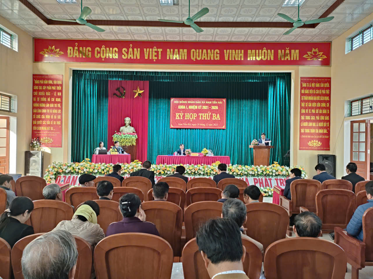 KỲ HỌP THỨ BA HỘI ĐỒNG NHÂN DÂN XÃ NAM TIỀN HẢI, KHÓA I, NHIỆM KỲ 2021–2026: Phát huy dân chủ, nâng cao hiệu lực quyết nghị, đáp ứng yêu cầu phát triển của địa phương trong giai đoạn mới