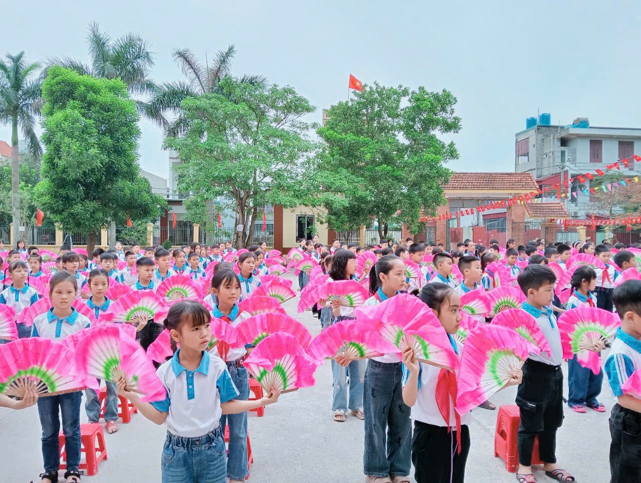 Khí thế Khai giảng năm học mới rộn ràng tại xã Nam Tiền Hải