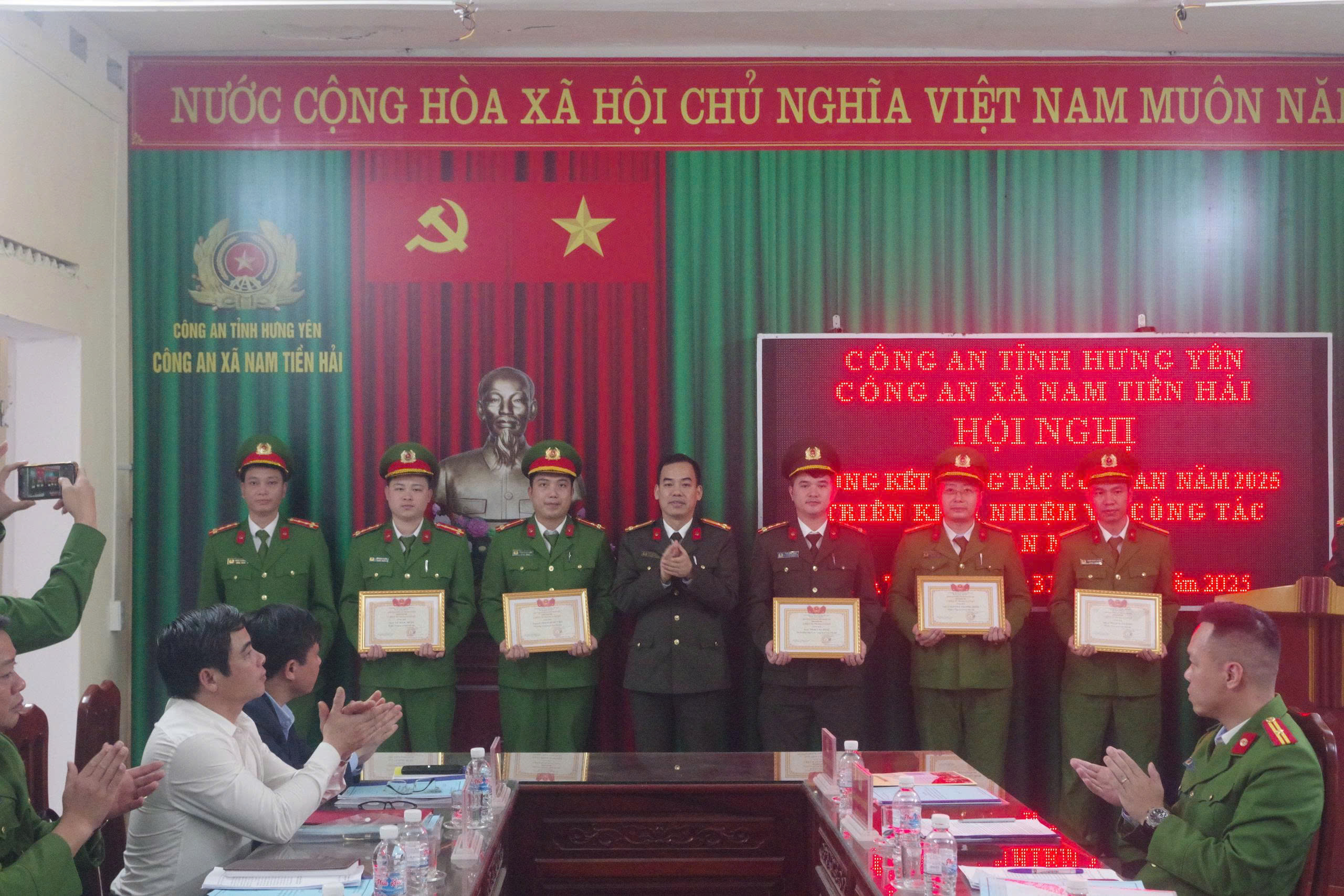 Công an xã Nam Tiền Hải, tỉnh Hưng Yên tổ chức hội nghị tổng kết công tác Công an năm 2025, Triển khai Kế hoạch công tác và phát động phong trào thi đua “Vì an ninh Tổ quốc” năm 2026.