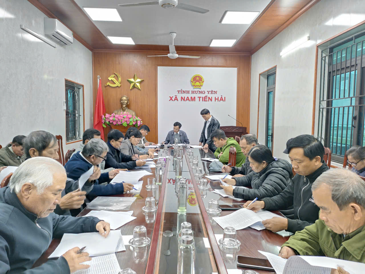 HỘI NGHỊ NGHE BÁO CÁO KẾT QUẢ RÀ SOÁT DANH SÁCH CỬ TRI PHỤC VỤ CUỘC BẦU CỬ ĐẠI BIỂU QUỐC HỘI KHÓA XVI VÀ BẦU CỬ ĐẠI BIỂU HĐND CÁC CẤP NHIỆM KỲ 2026 – 2031; TRIỂN KHAI RÀ SOÁT NGƯỜI TỪ ĐỦ 60 TUỔI ĐẾN DƯỚI 75 TUỔI CHƯA CÓ THẺ BẢO HIỂM Y TẾ TRÊN ĐỊA BÀN XÃ NAM TIỀN HẢI