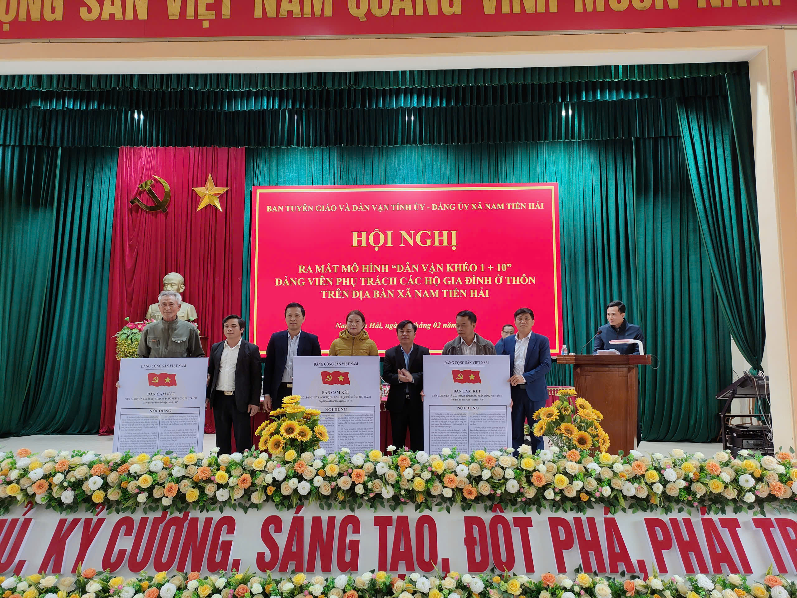BAN TUYÊN GIÁO VÀ DÂN VẬN TỈNH UỶ PHỐI HỢP VỚI ĐẢNG UỶ XÃ NAM TIỀN HẢI TỔ CHỨC HỘI NGHỊ RA MẮT MÔ HÌNH “DÂN VẬN KHÉO 1+10” ĐẢNG VIÊN PHỤ TRÁCH CÁC HỘ GIA ĐÌNH Ở THÔN – GIẢI PHÁP CĂN CƠ BỒI ĐẮP NIỀM TIN CỦA NHÂN DÂN ĐỐI VỚI ĐẢNG