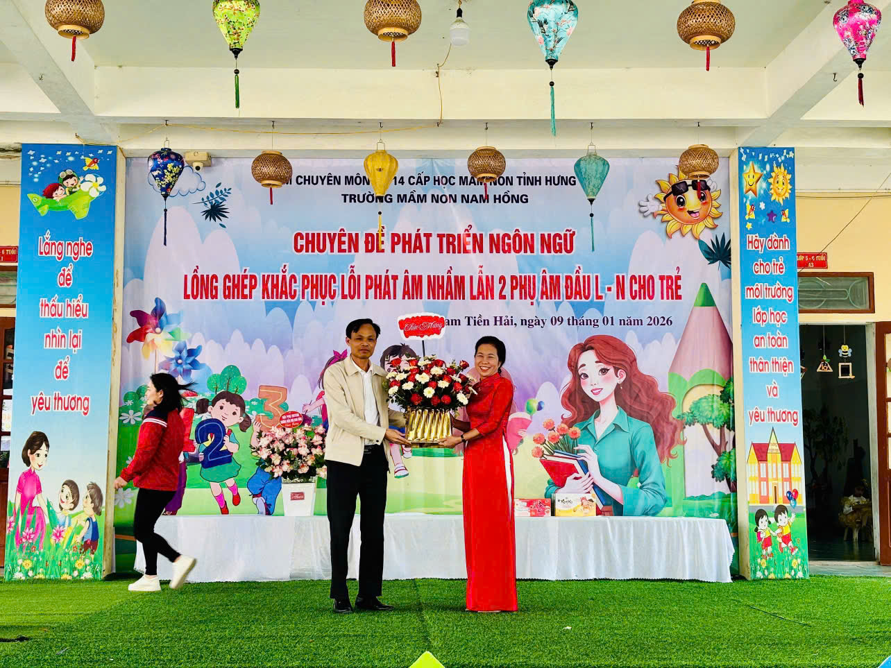 TRƯỜNG MẦM NON NAM HỒNG: PHÁT TRIỂN NGÔN NGỮ CHO TRẺ MẦM NON – TỪ CHUYÊN ĐỀ THIẾT THỰC ĐẾN NỀN TẢNG BỀN VỮNG CHO TƯƠNG LAI