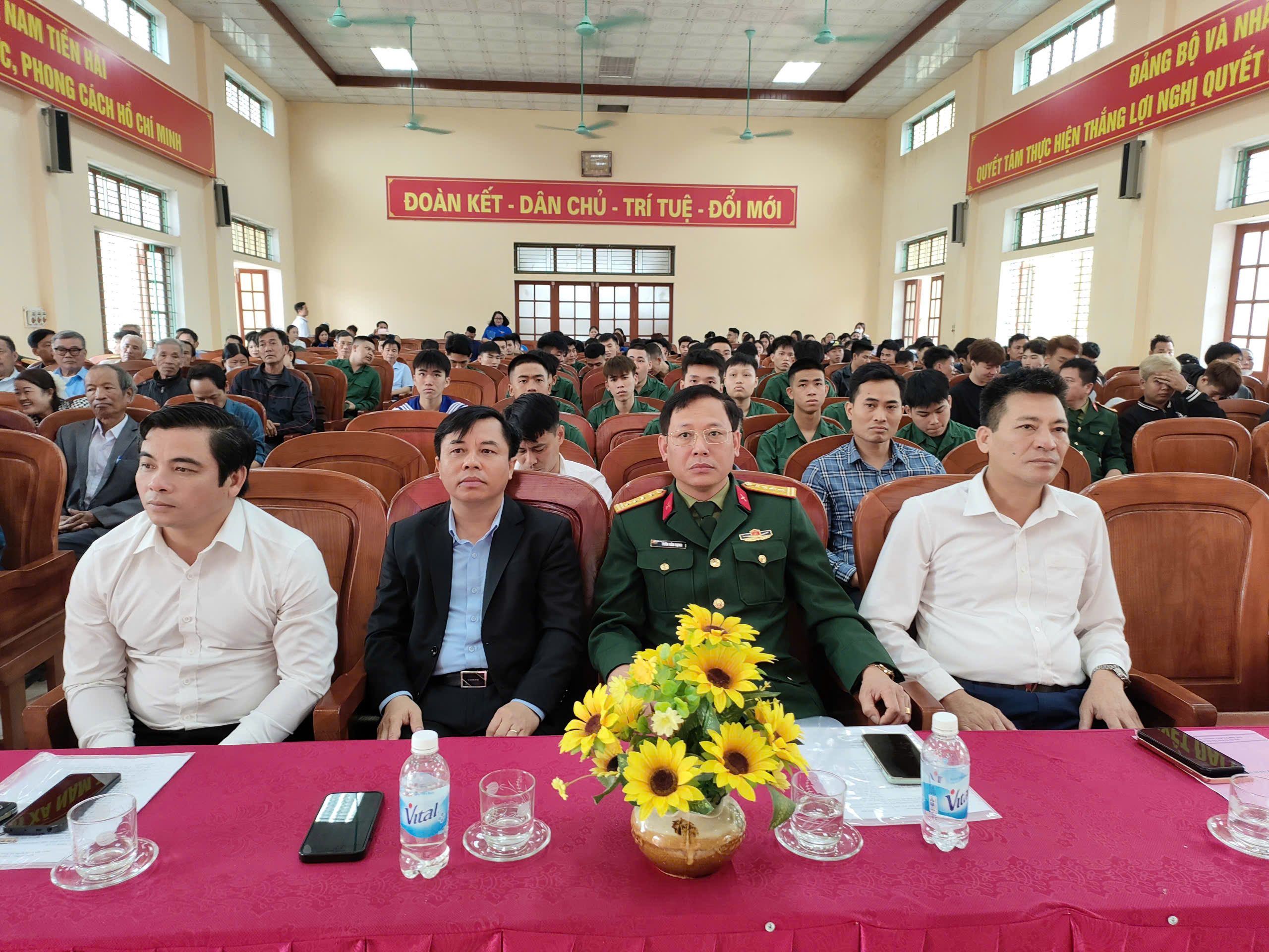 ĐẢNG ỦY – HĐND – UBND – ỦY BAN MTTQ VIỆT NAM XÃ NAM TIỀN HẢI TỔ CHỨC NGÀY HỘI TÒNG QUÂN, ĐỘNG VIÊN TÂN BINH LÊN ĐƯỜNG NHẬP NGŨ NĂM 2026