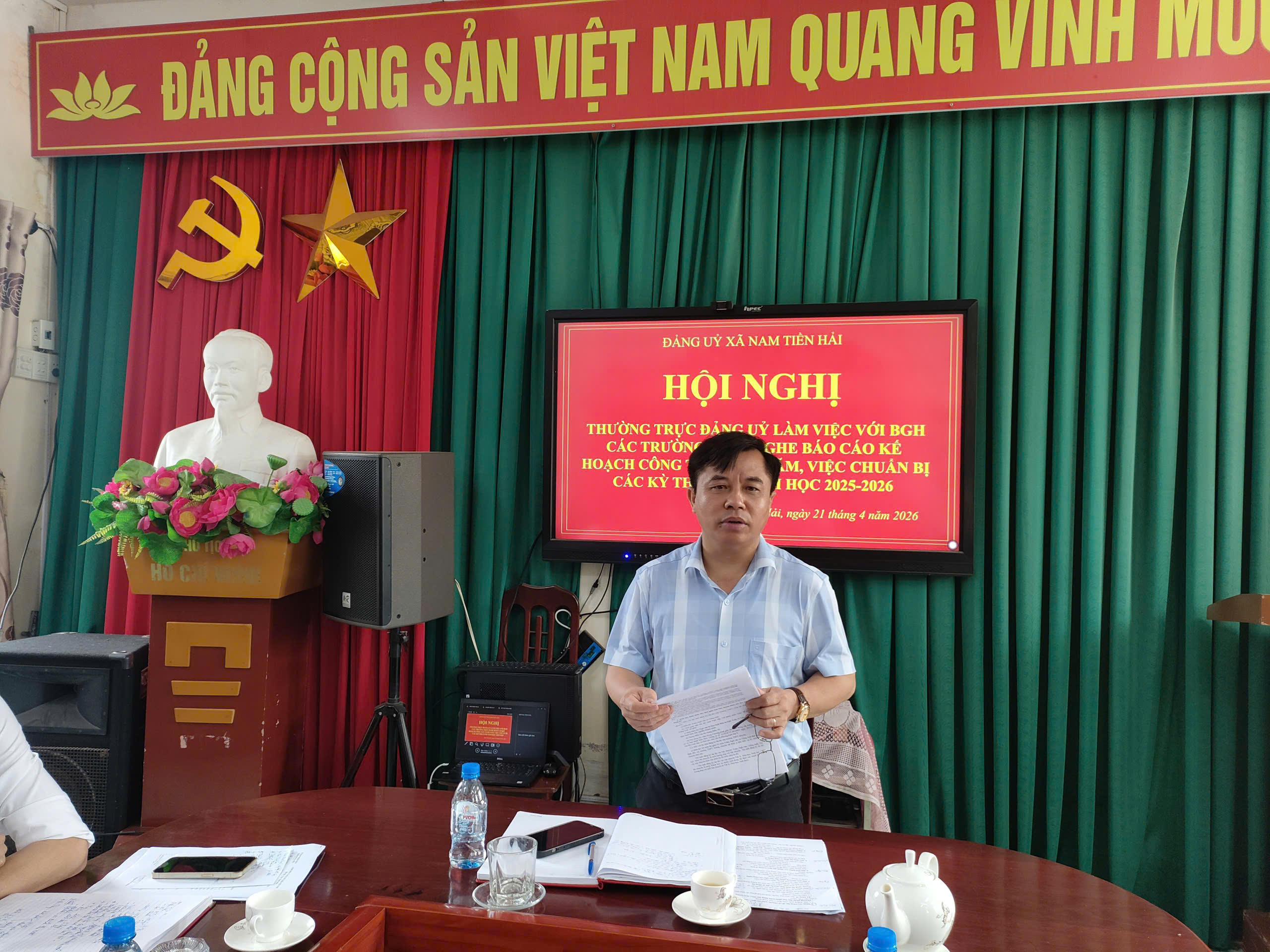 Thường trực Đảng uỷ xã Nam Tiền Hải làm việc với Ban Giám hiệu các trường THCS về công tác cuối năm học 2025–2026