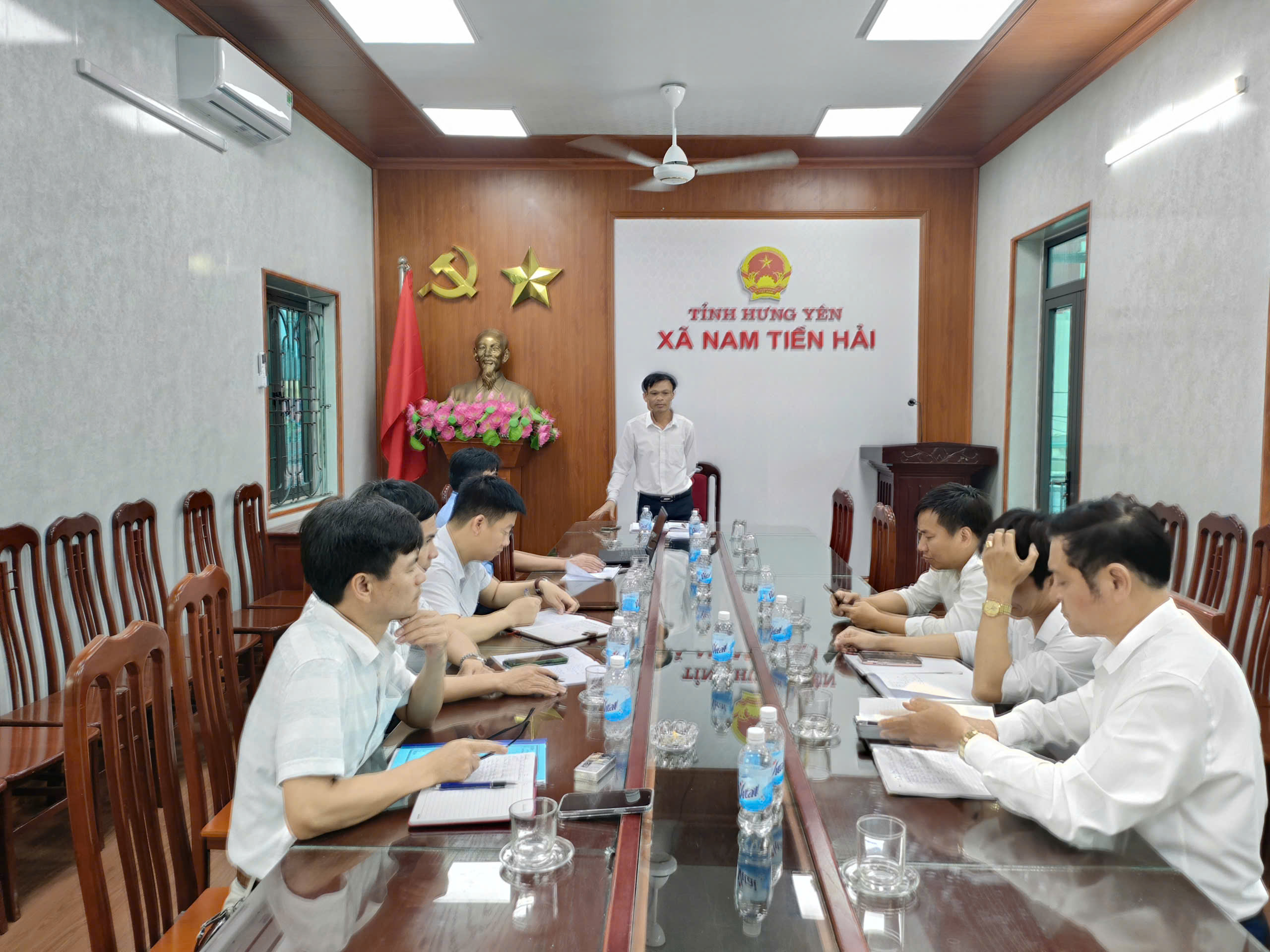 ỦY BAN NHÂN DÂN XÃ NAM TIỀN HẢI TỔ CHỨC HỘI NGHỊ GIAO BAN NGHE CÁC ĐƠN VỊ TRƯỜNG HỌC BÁO CÁO KẾT QUẢ THỰC HIỆN NHIỆM VỤ TRỌNG TÂM QUÝ I, TRIỂN KHAI NHIỆM VỤ QUÝ II NĂM 2026