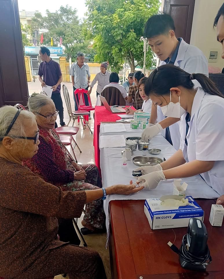 TRẠM Y TẾ XÃ NAM TIỀN HẢI PHỐI HỢP VỚI BỆNH VIỆN ĐA KHOA NAM TIỀN HẢI TỔ CHỨC KHÁM SỨC KHỎE TỔNG QUÁT CHO NHÂN DÂN TRÊN ĐỊA BÀN