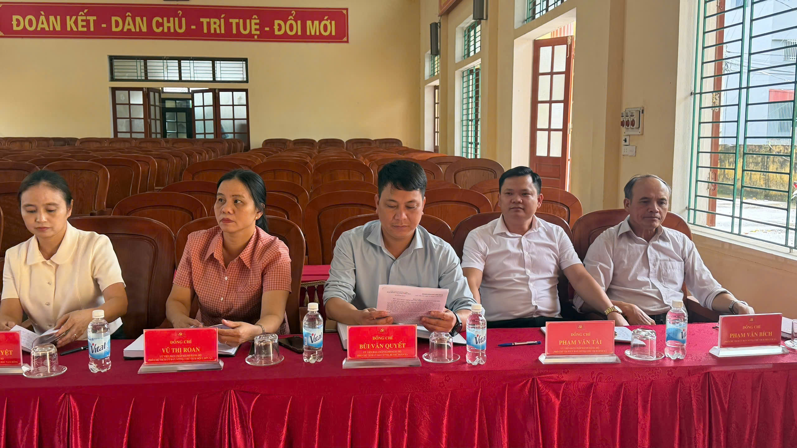 các đồng chí lãnh đạo dự Hn